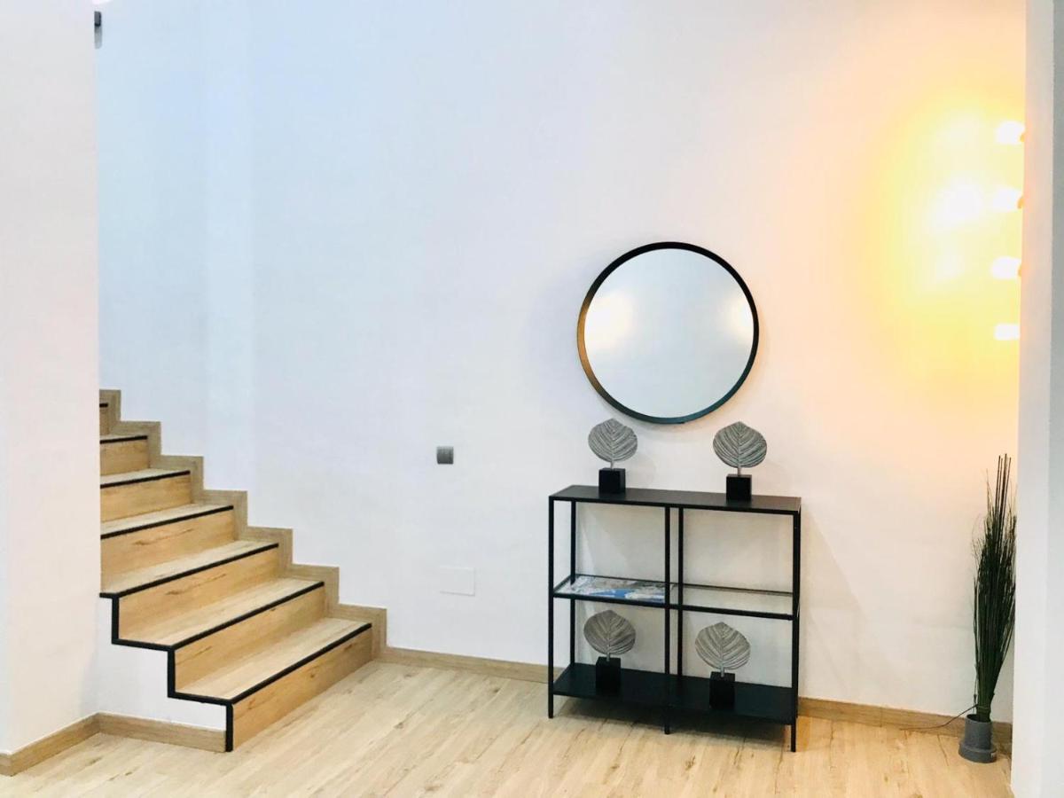 Modern & Spacious Apartment In Plaza De La Merced Málaga Eksteriør billede