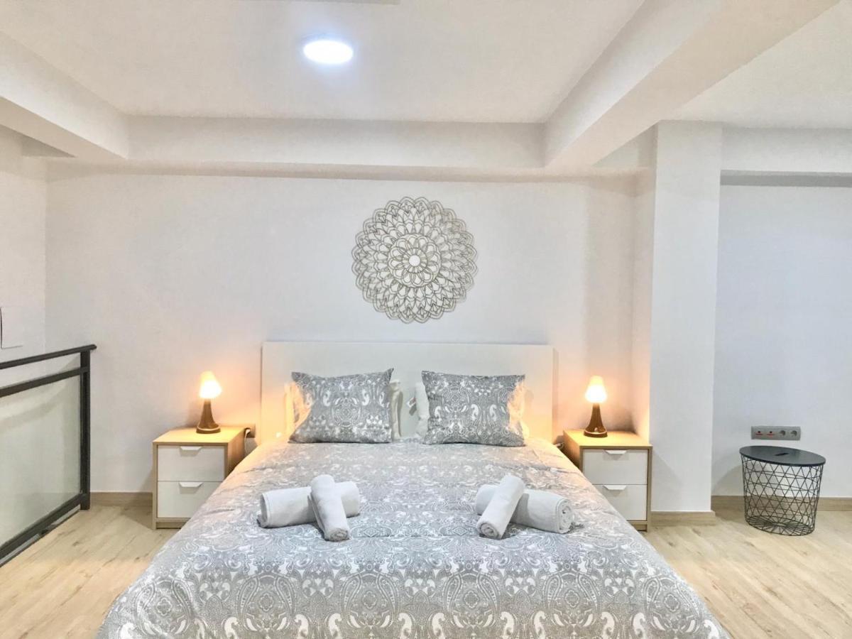 Modern & Spacious Apartment In Plaza De La Merced Málaga Eksteriør billede
